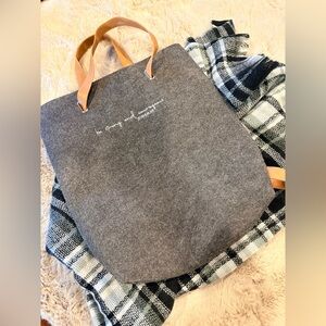 ✝️4pc,Tote Bag, cozy wrap, charm bracelet, inspirational book, & phrase on tote.